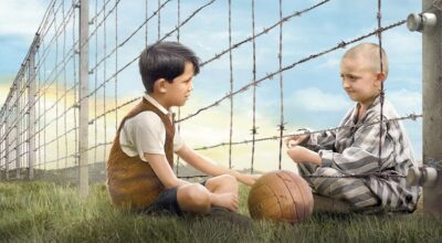 Il bambino con il pigiama a righe